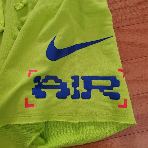 Nike Catching Air Size Medium Windrunner Neon Blue Winter Shorts - Picture 2 of 5